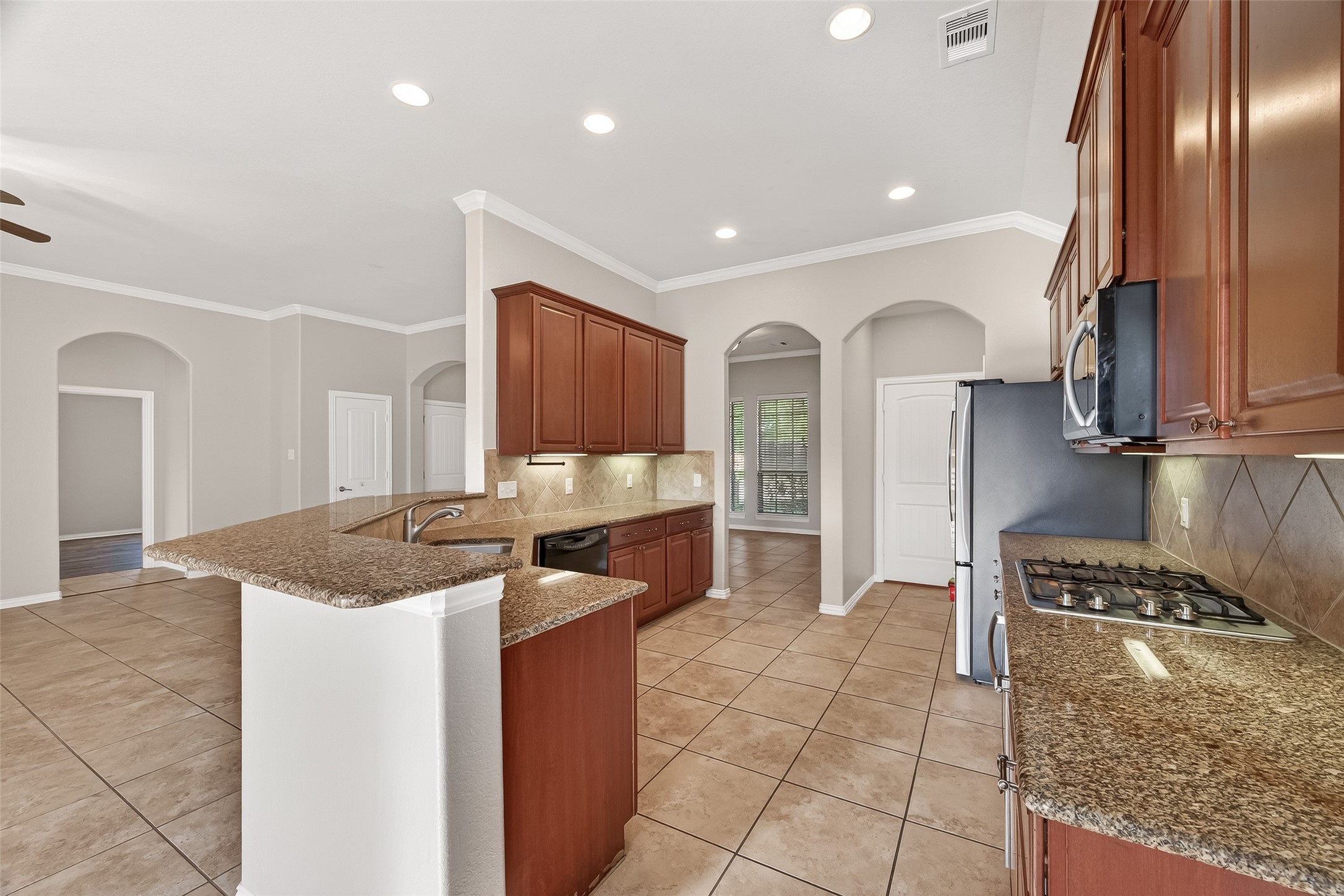 2019 Preston Park Rosenberg, TX 77471 - Photo 10 of 36 Large Open Kitchen