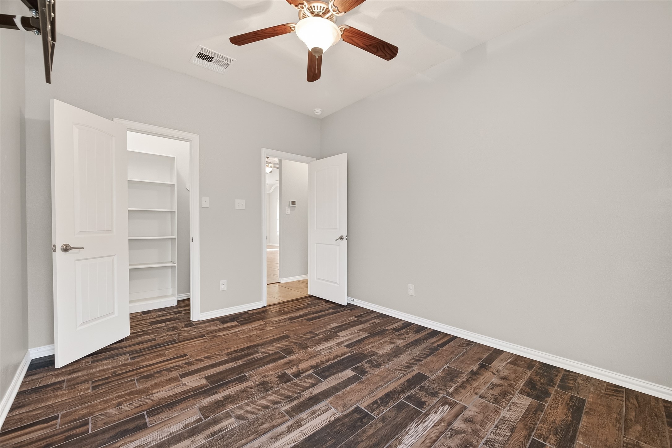 2019 Preston Park Rosenberg, TX 77471 - Photo 13 of 36 Secondary Bedroom 2
