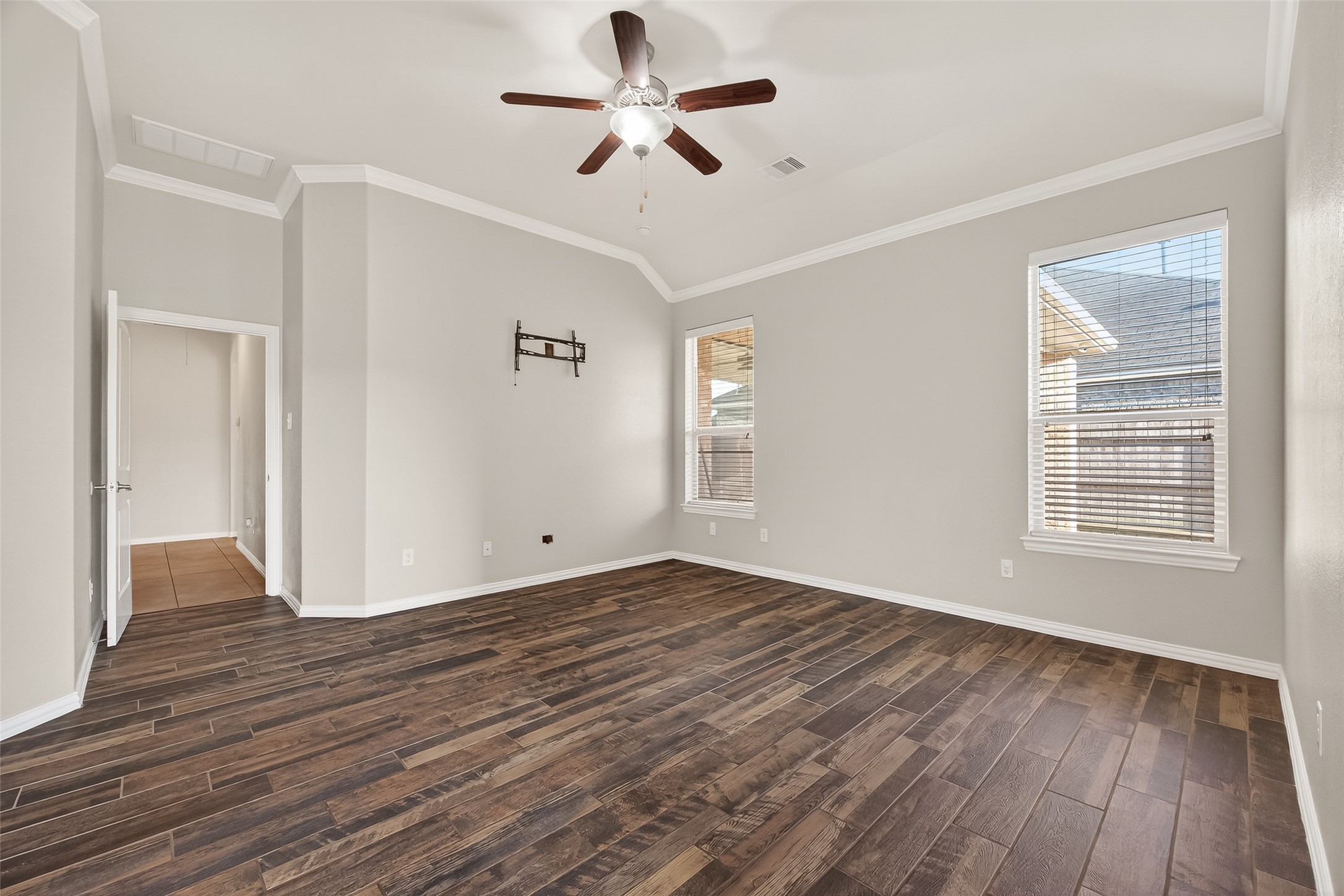 2019 Preston Park Rosenberg, TX 77471 - Photo 18 of 36 Primary Bedroom