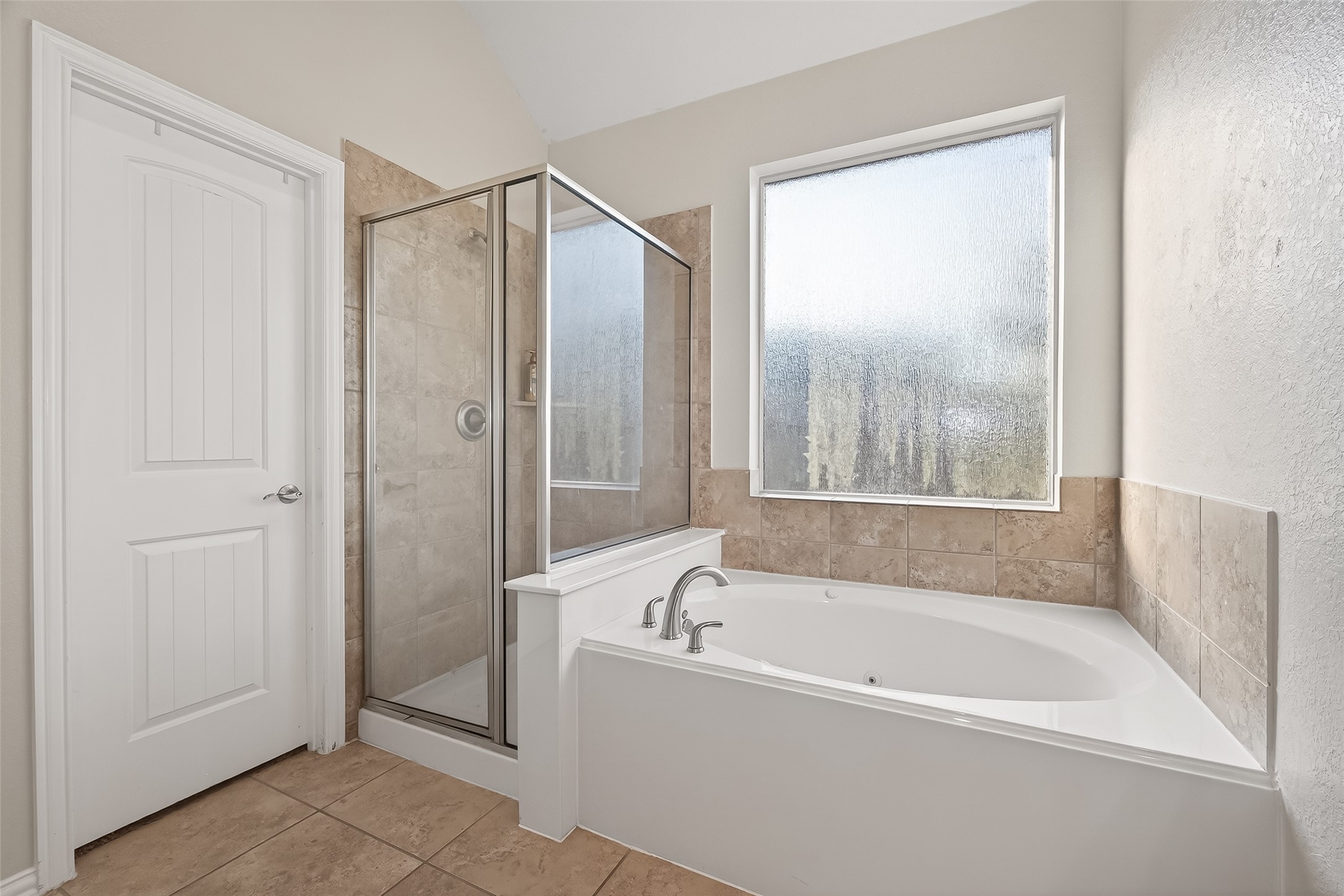 2019 Preston Park Rosenberg, TX 77471 - Photo 24 of 36 Separate Shower and Tub