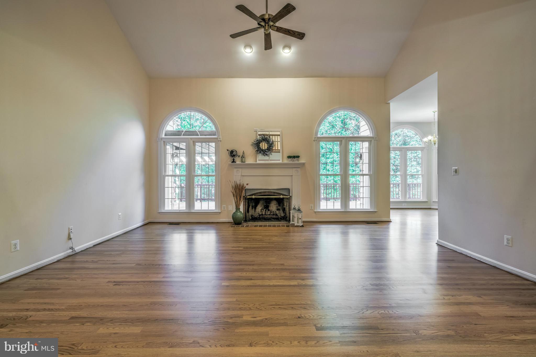 6042 Varzara Road Marshall, VA 20115 - Photo 13 of 30 Family Room