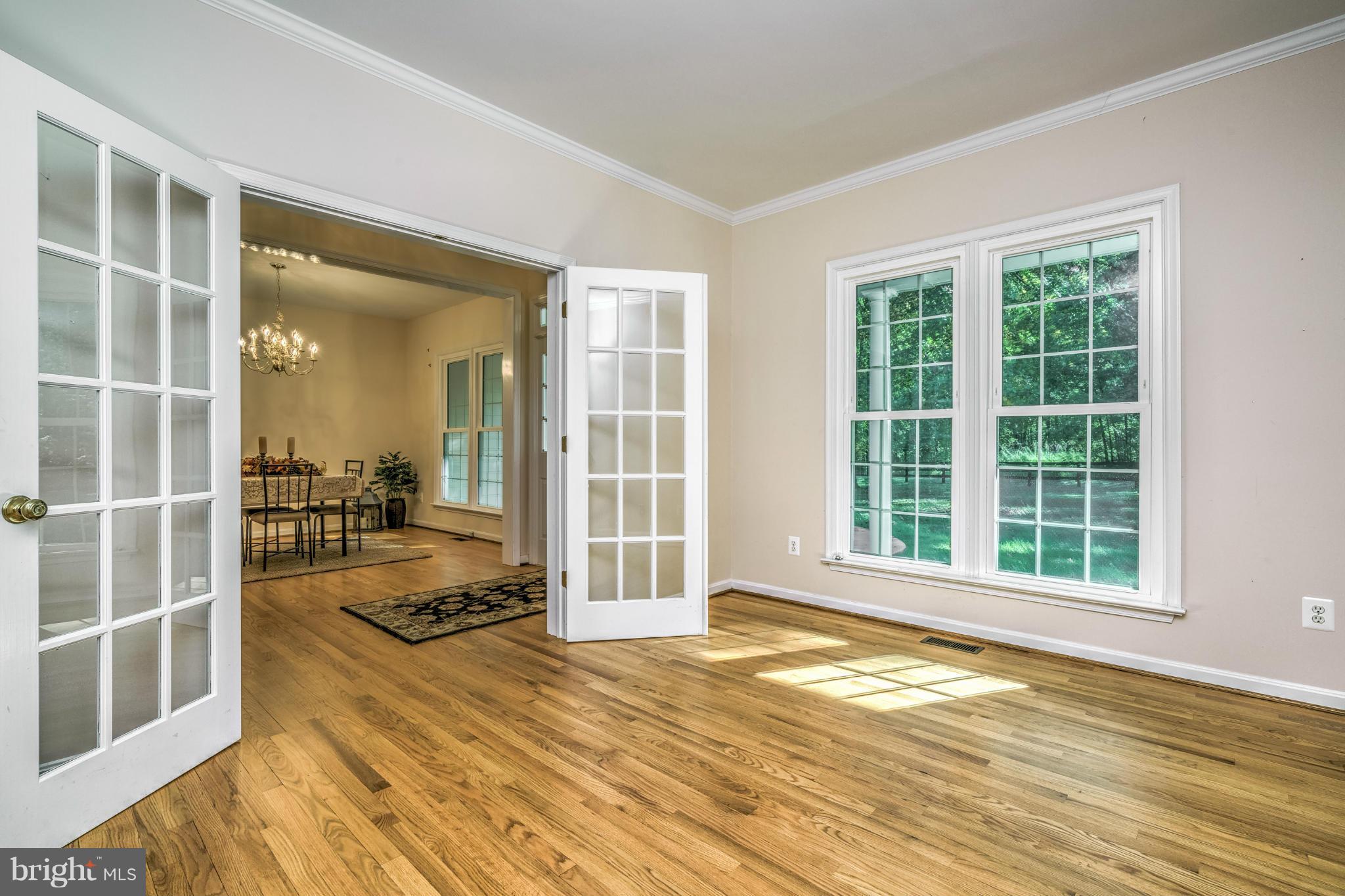 6042 Varzara Road Marshall, VA 20115 - Photo 4 of 30 Living Room
