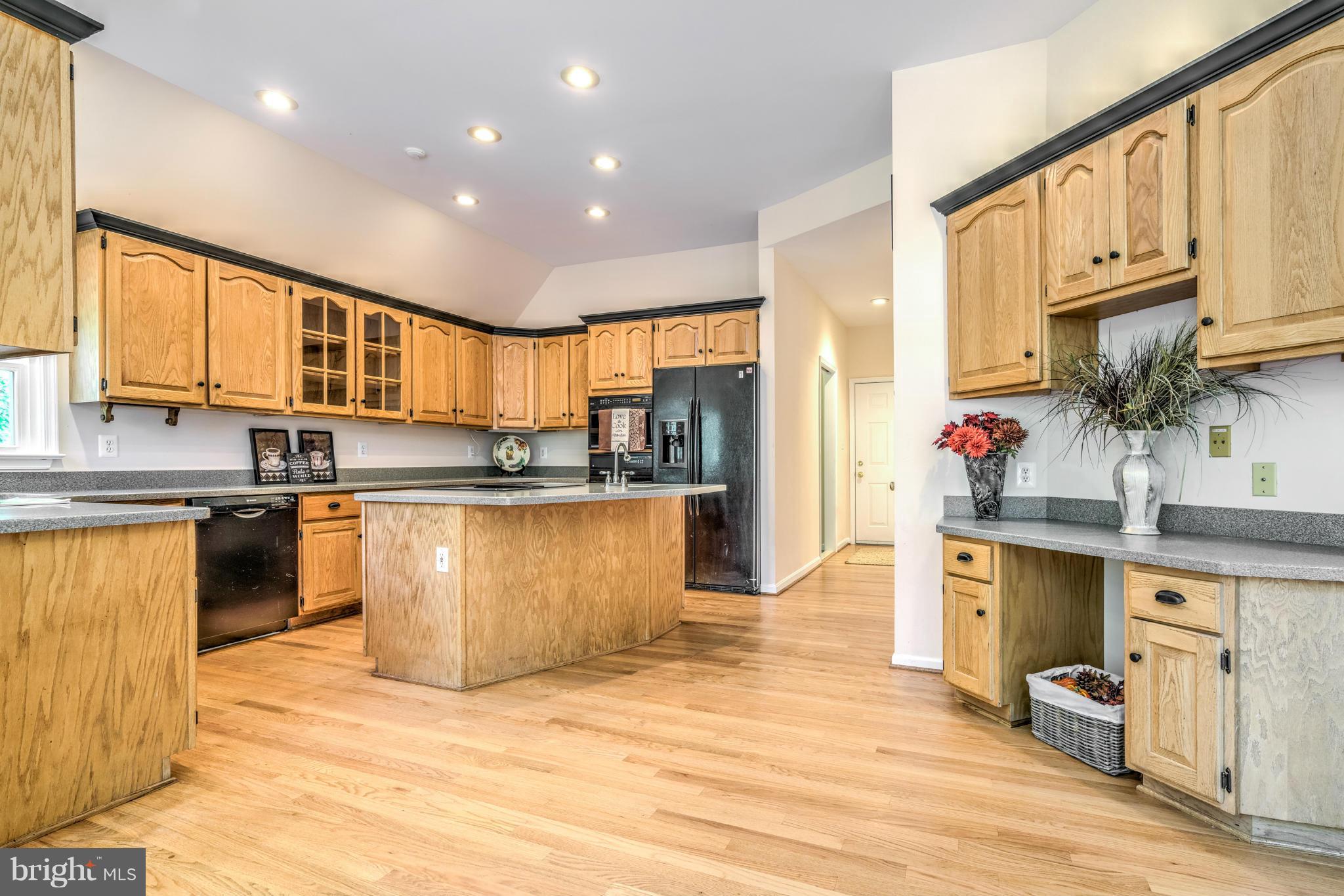 6042 Varzara Road Marshall, VA 20115 - Photo 6 of 30 Kitchen