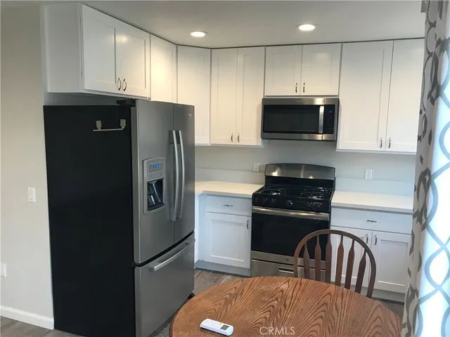 $1,800 | 430 East Bixby Road, Unit A, Long Beach, CA 90807