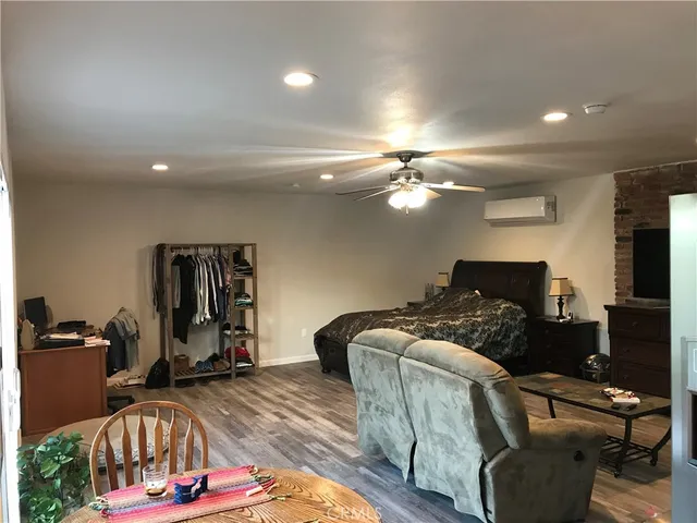 $1,800 | 430 East Bixby Road, Unit A, Long Beach, CA 90807