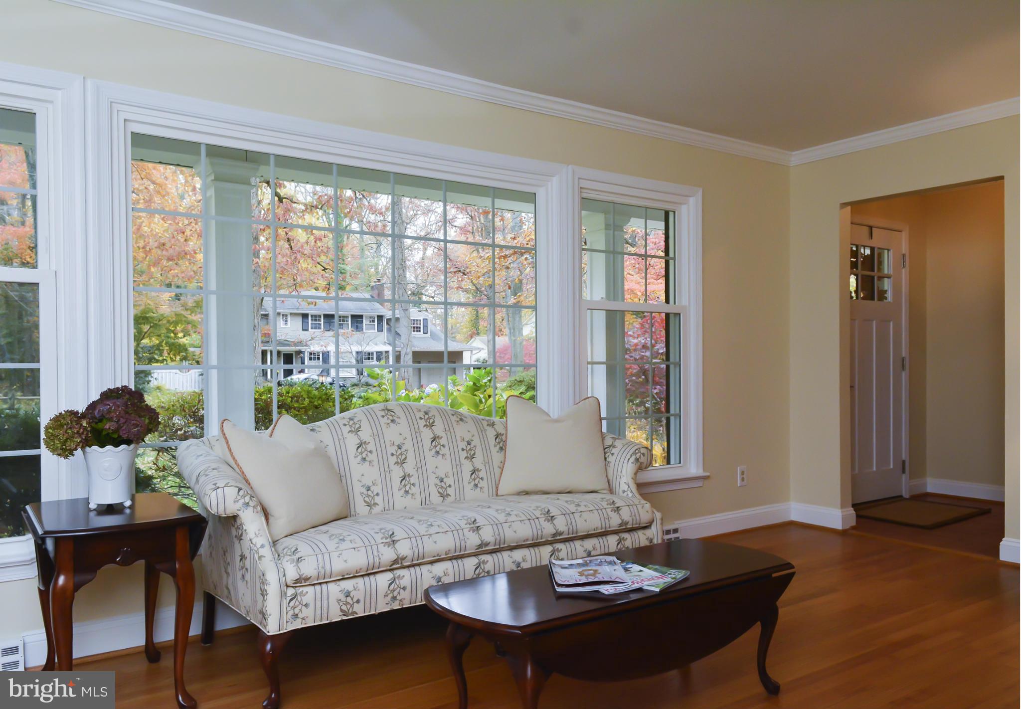1633 Ridout Road Annapolis, MD 21409 - Photo 22 of 29 Living Room