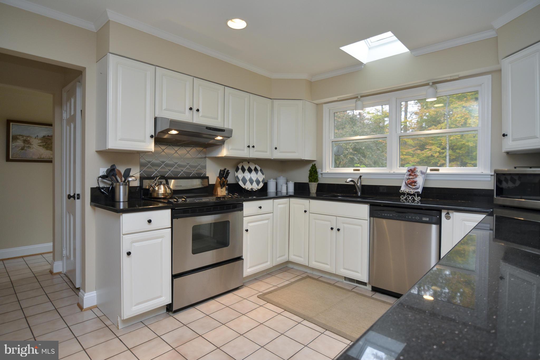 1633 Ridout Road Annapolis, MD 21409 - Photo 10 of 29 Kitchen