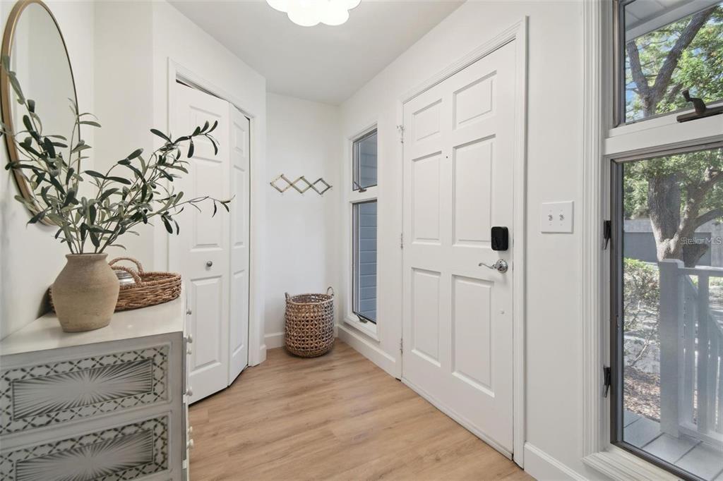 4835 West Flamingo Road Tampa, FL 33611 - Photo 5 of 51 a view of a bathroom