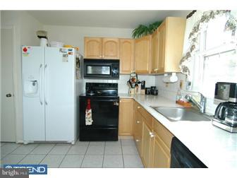 433 Calyn Drive Reading, PA 19607 - Photo 4 of 12