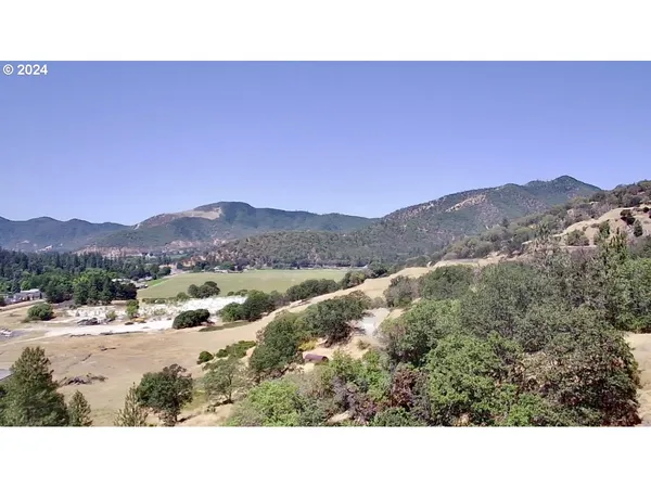 $160,000 | 1400 7th Avenue, Gold Hill, OR 97525