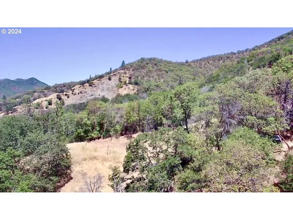 $160,000 | 1400 7th Avenue, Gold Hill, OR 97525