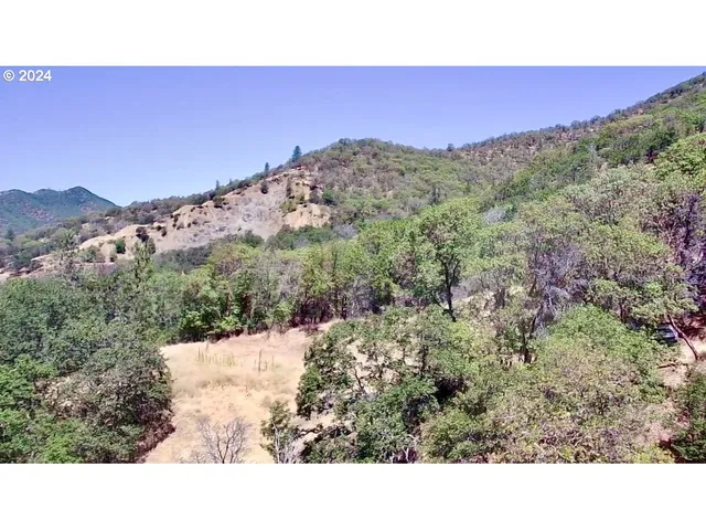 $160,000 | 1400 7th Avenue, Gold Hill, OR 97525