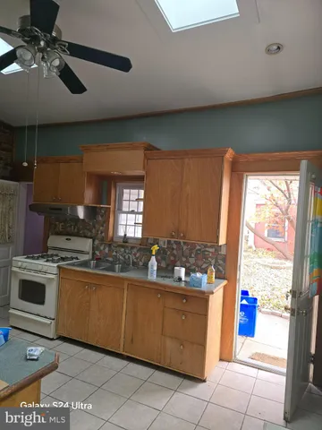 $2,400 | 4501 Edgemont Street, Philadelphia, PA 19137