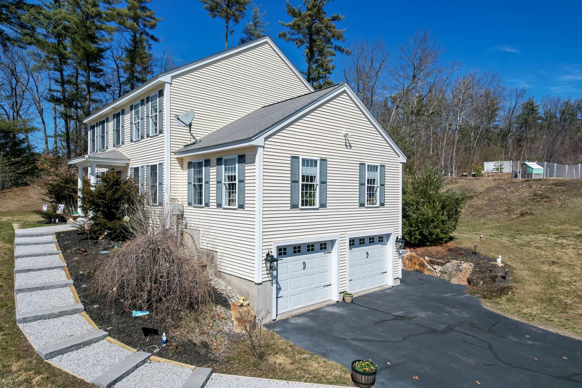 5 Carriage Hill Road Wilton, NH 03086 - Photo 5 of 40