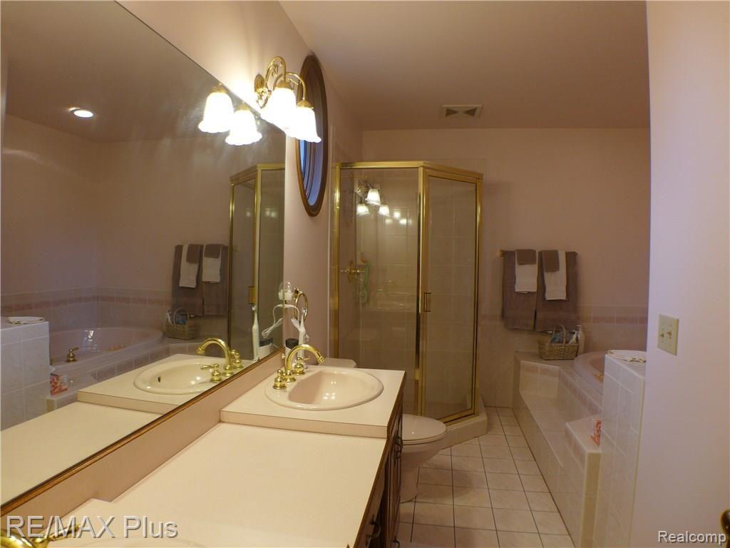 2585 Reed Road Lapeer, MI 48446 - Photo 8 of 18 P1020343.JPG