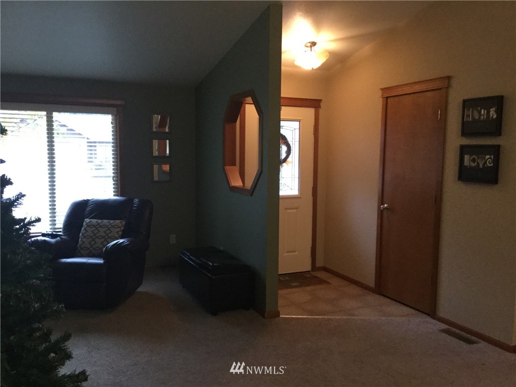 6101 189th Loop Southwest Rochester, WA 98579 - Photo 5 of 22