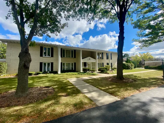 $245,000 | 1306 South New Wilke Road, Unit 2B, Arlington Heights, IL 60005