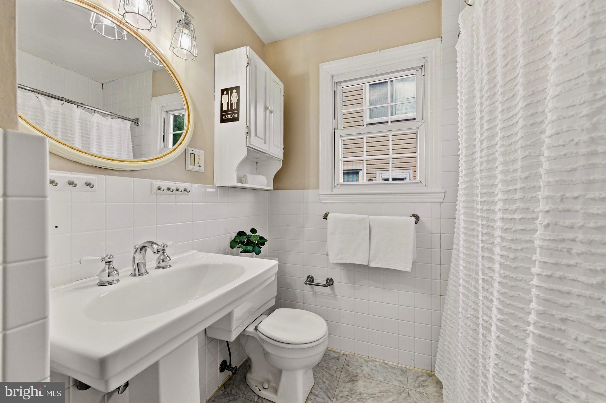 621 Woodsdale Road Baltimore, MD 21228 - Photo 20 of 59