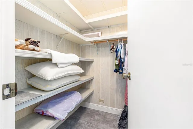 a view of sitting area with seating area