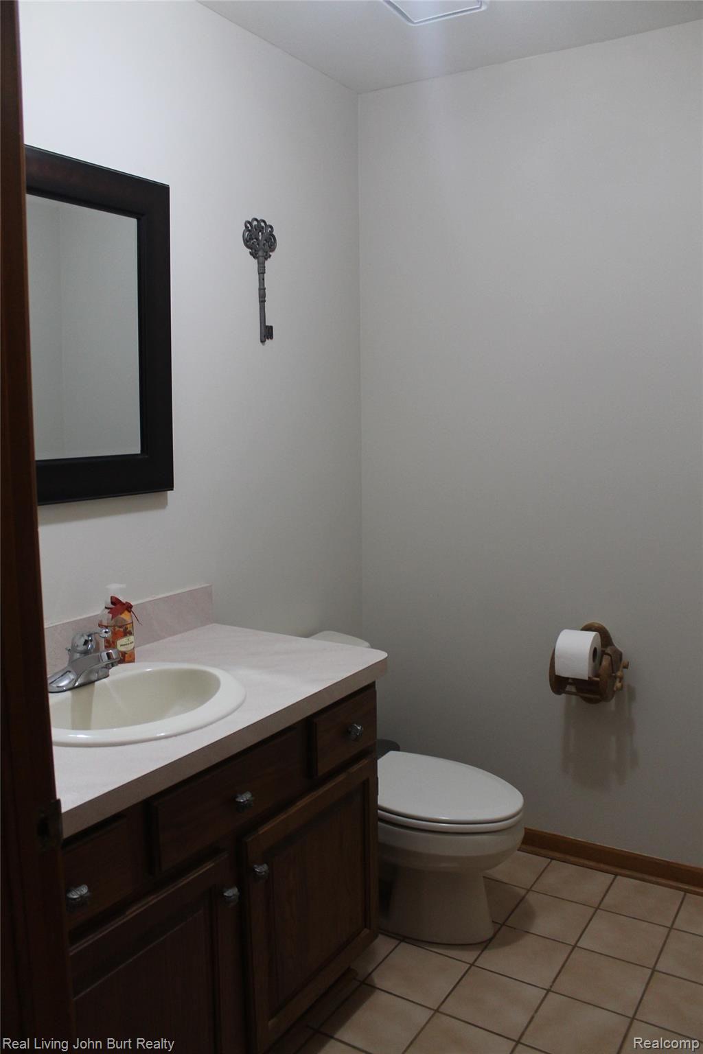 13235 Rohn Road Fenton, MI 48430 - Photo 13 of 80 IMG_9628.jpg