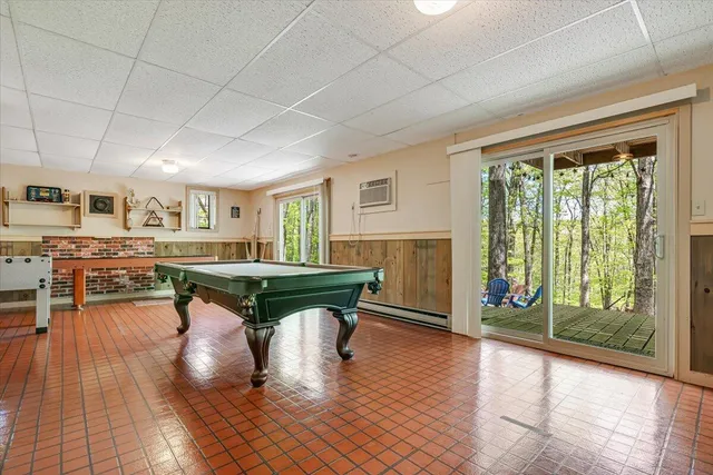 $535,000 | 146 Cove Point Circle, Lakeville, PA 18438