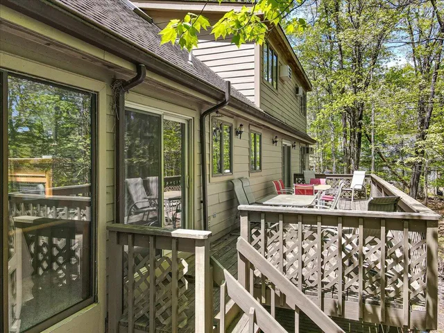 $535,000 | 146 Cove Point Circle, Lakeville, PA 18438