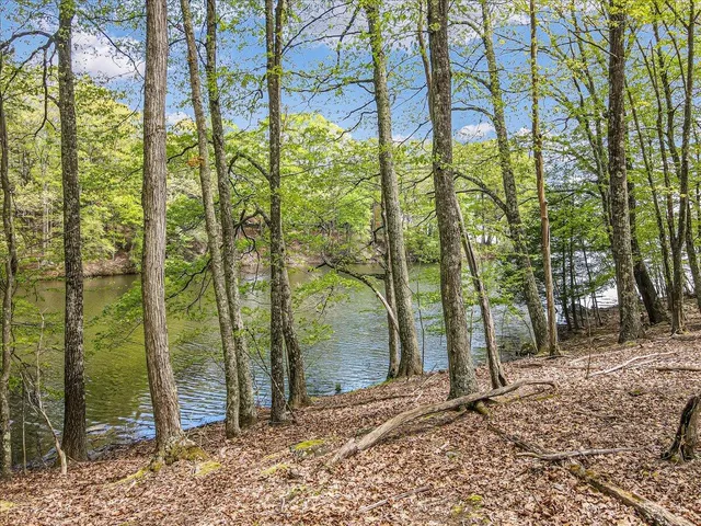 $535,000 | 146 Cove Point Circle, Lakeville, PA 18438