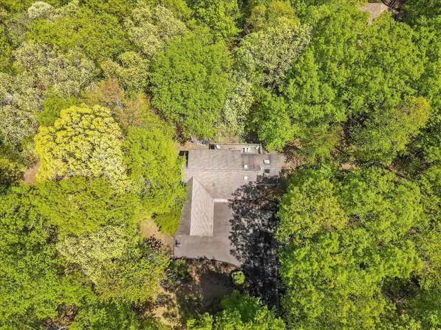 $535,000 | 146 Cove Point Circle, Lakeville, PA 18438