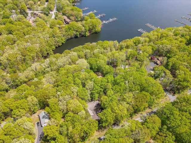 $535,000 | 146 Cove Point Circle, Lakeville, PA 18438