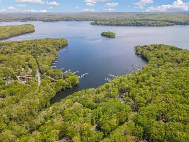 $535,000 | 146 Cove Point Circle, Lakeville, PA 18438