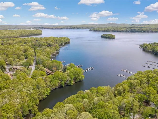 $535,000 | 146 Cove Point Circle, Lakeville, PA 18438