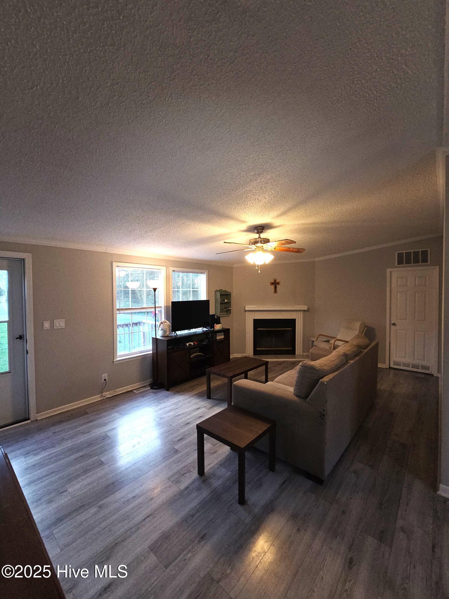 361 Fowler Manning Road Richlands, NC 28574 - Photo 13 of 39 Living Room