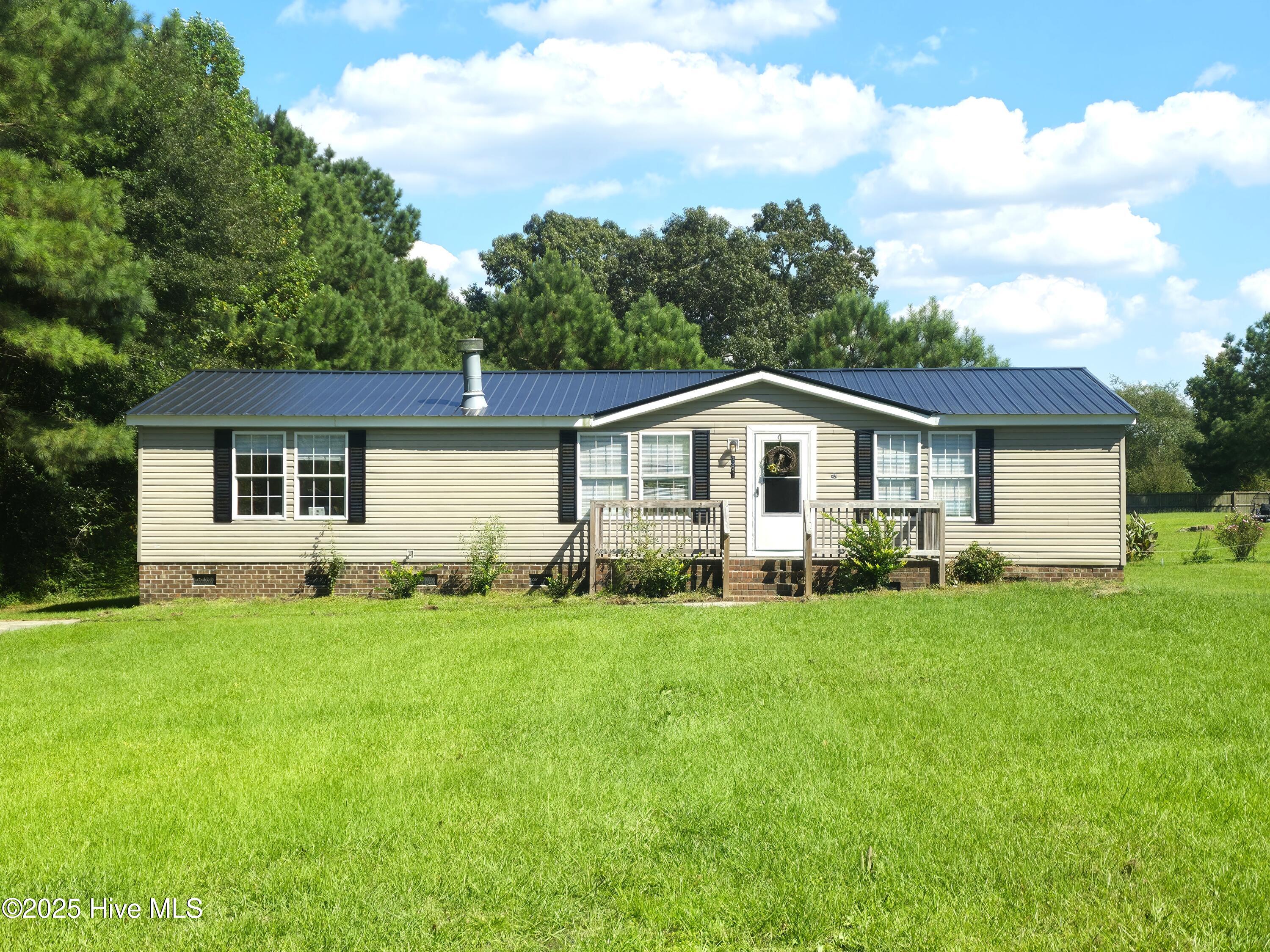 361 Fowler Manning Road Richlands, NC 28574 - Photo 3 of 39 Front
