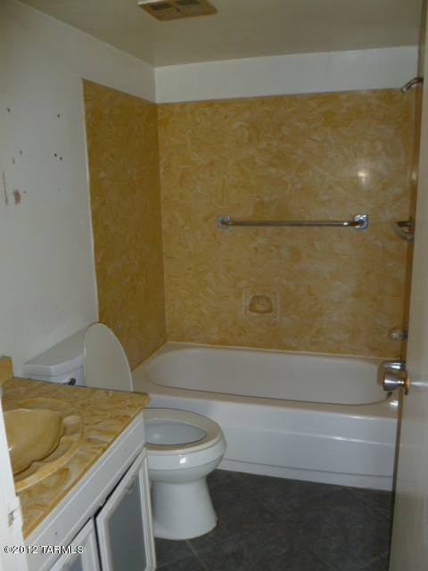 810 South Kolb Road, Unit 69 Tucson, AZ 85710 - Photo 7 of 10