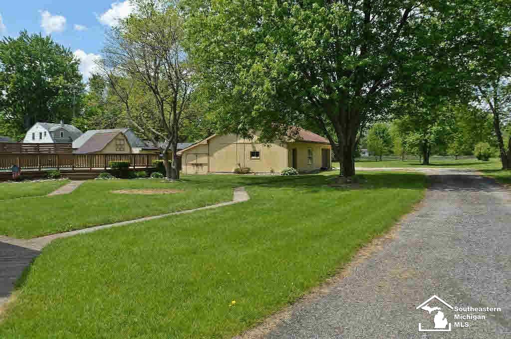 6243 Secor Road Lambertville, MI 48144 - Photo 28 of 29 21150815-27.JPG