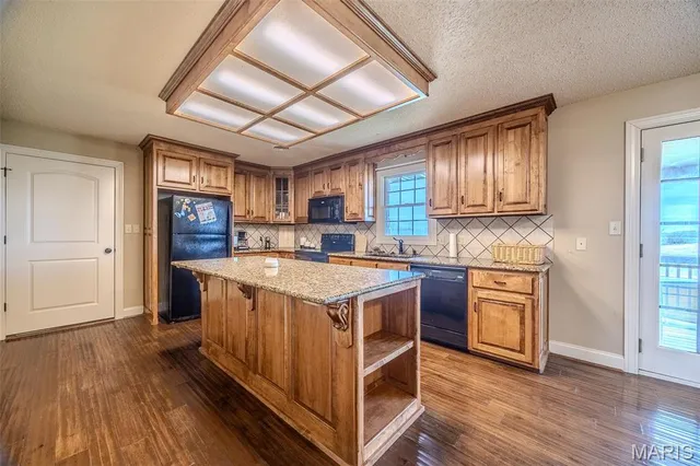 $699,000 | 10637 Highway Tt Lebanon Mo 65662, Grovespring, MO 65662