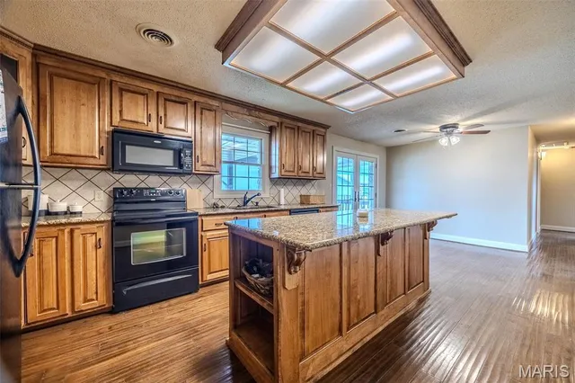 $699,000 | 10637 Highway Tt Lebanon Mo 65662, Grovespring, MO 65662