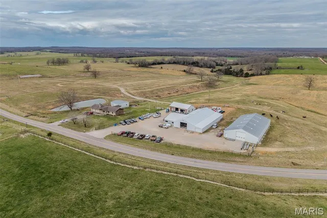 $699,000 | 10637 Highway Tt Lebanon Mo 65662, Grovespring, MO 65662