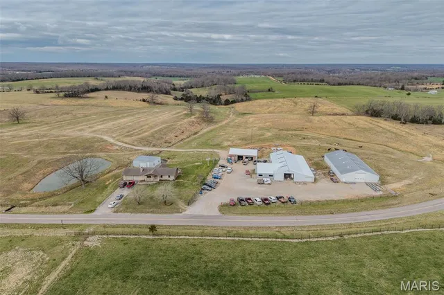 $699,000 | 10637 Highway Tt Lebanon Mo 65662, Grovespring, MO 65662