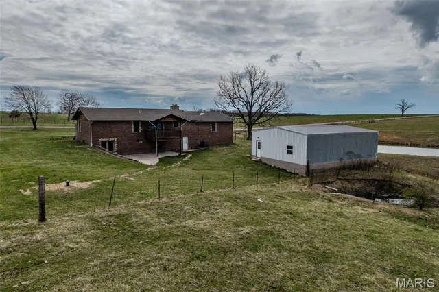 $699,000 | 10637 Highway Tt Lebanon Mo 65662, Grovespring, MO 65662