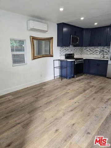 $3,850 | 14123 Califa Street, Van Nuys, CA 91401