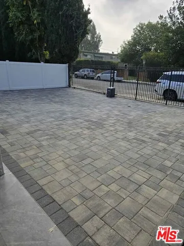 $3,850 | 14123 Califa Street, Van Nuys, CA 91401