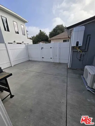 $3,850 | 14123 Califa Street, Van Nuys, CA 91401