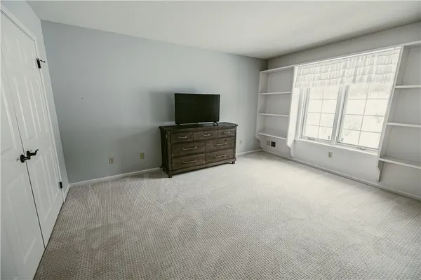 $727,000 | 22 Royale Drive, Perinton, NY 14450