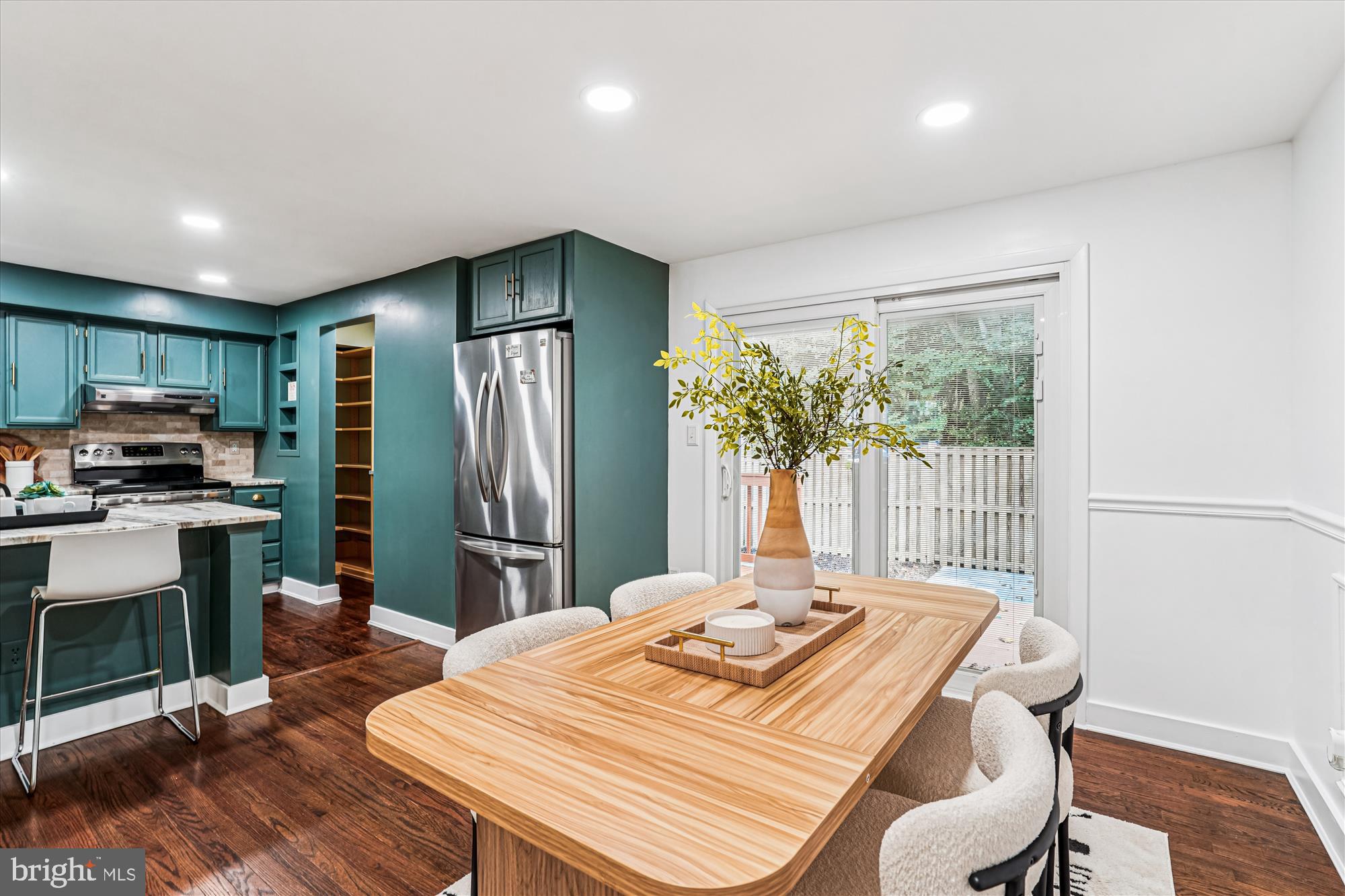 11708 Mossy Creek Lane Reston, VA 20191 - Photo 14 of 50 Eat in Kitchen