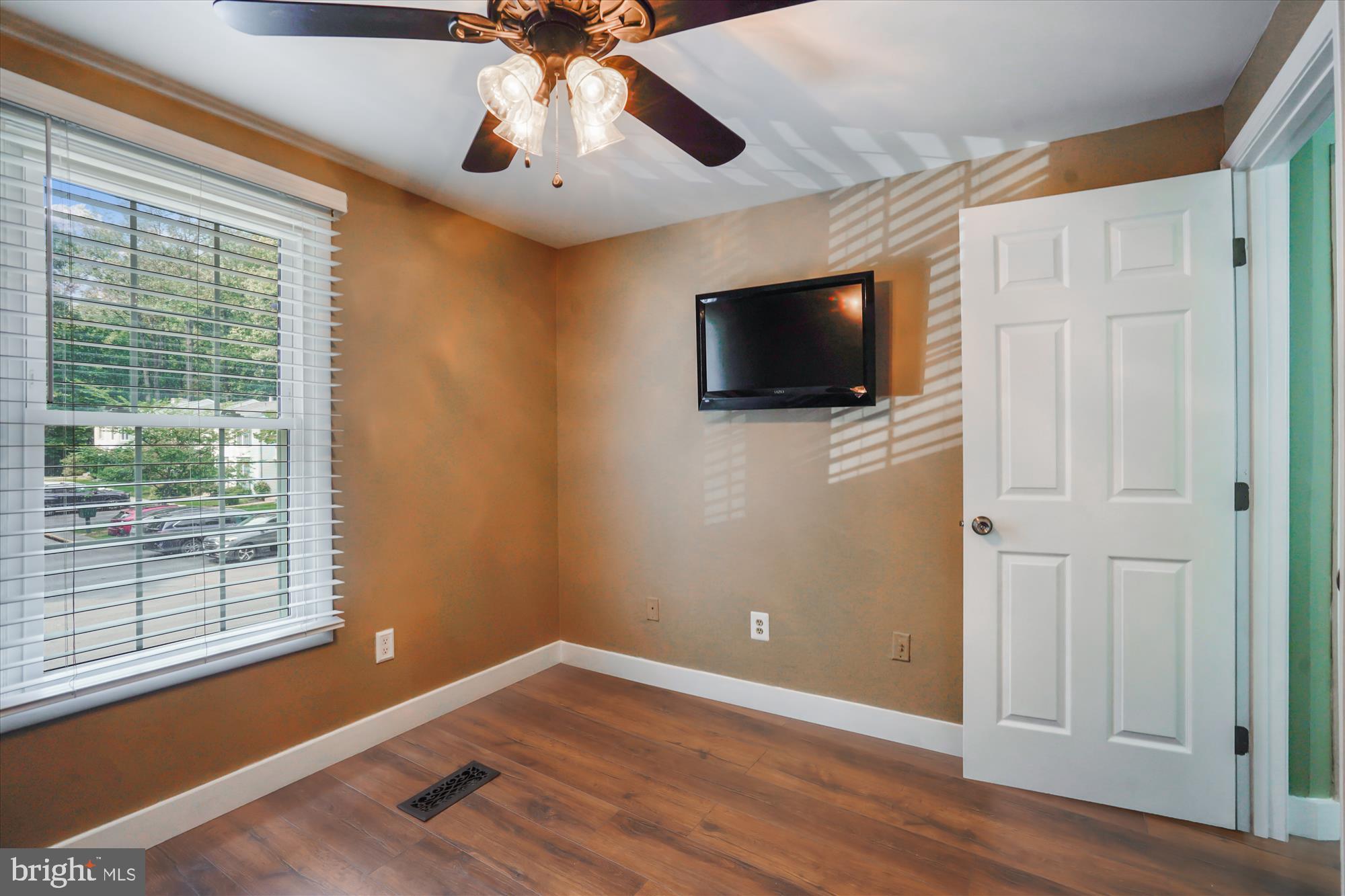 11708 Mossy Creek Lane Reston, VA 20191 - Photo 38 of 50 Bedroom 2