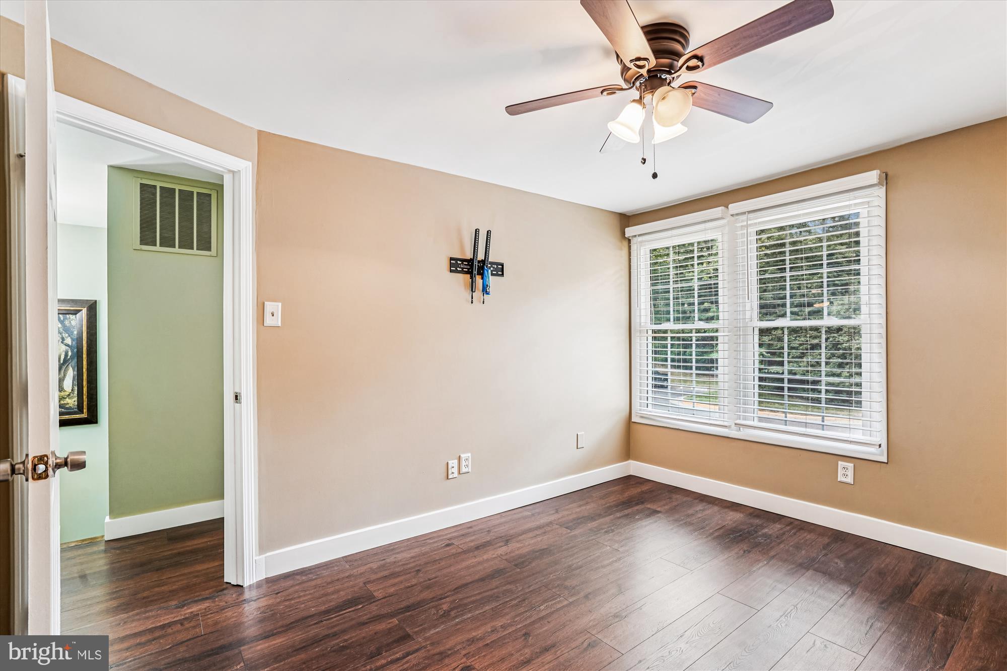 11708 Mossy Creek Lane Reston, VA 20191 - Photo 42 of 50 Bedroom 3