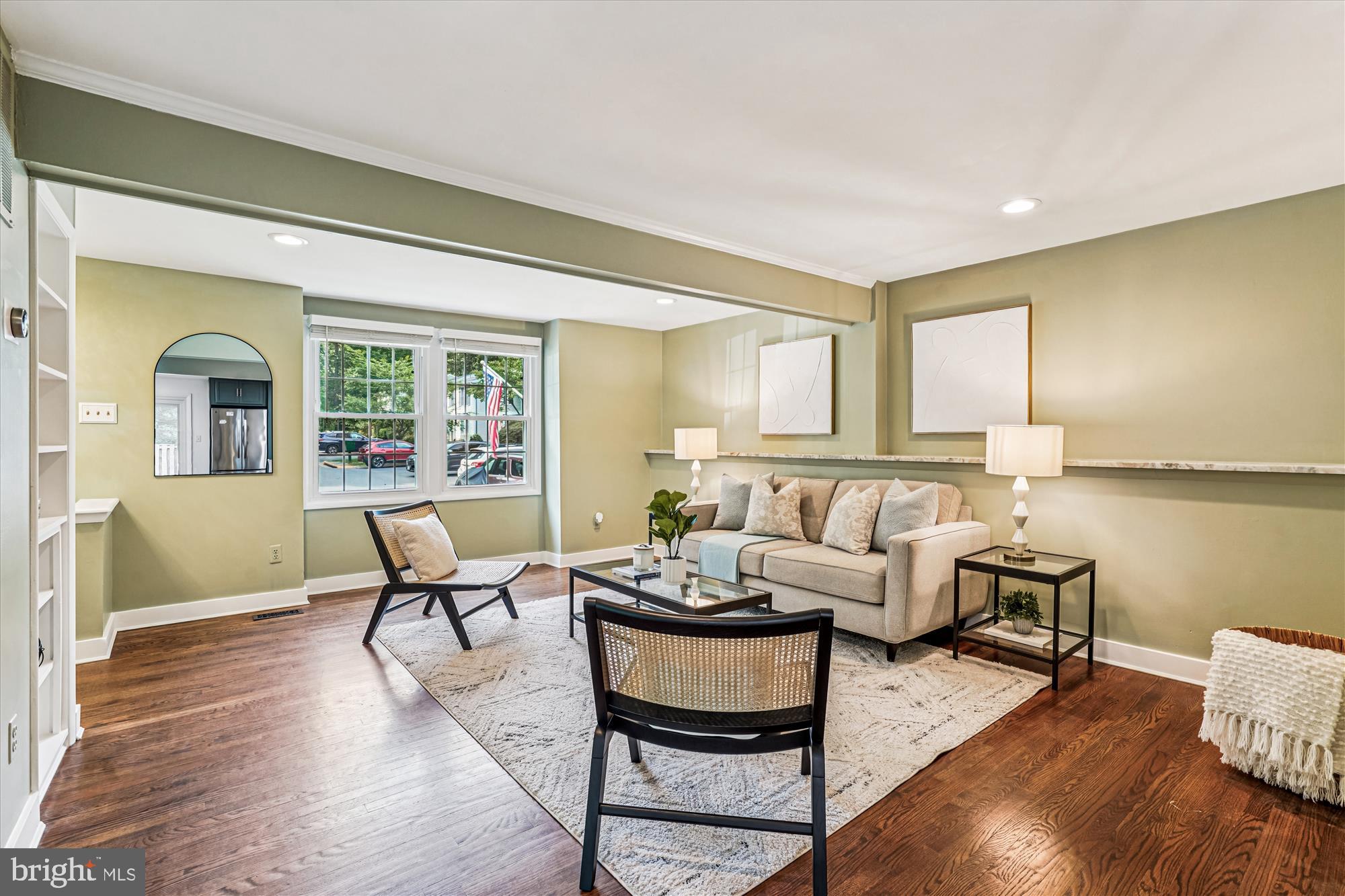 11708 Mossy Creek Lane Reston, VA 20191 - Photo 5 of 50 Living Room