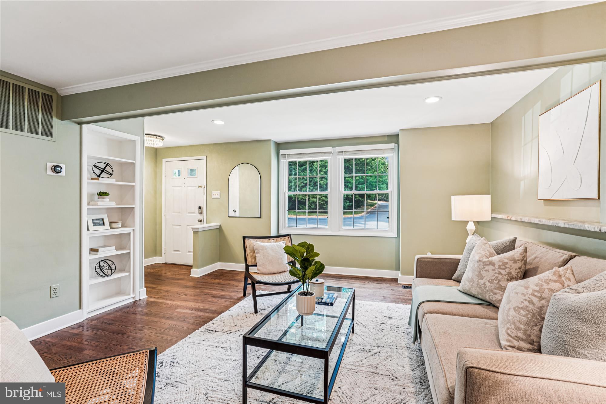 11708 Mossy Creek Lane Reston, VA 20191 - Photo 6 of 50 Living Room