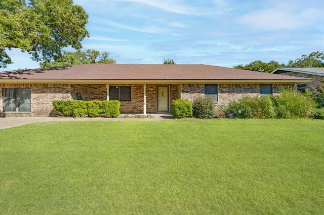 $304,000 | 103 Spicewood Drive, Stephenville, TX 76401